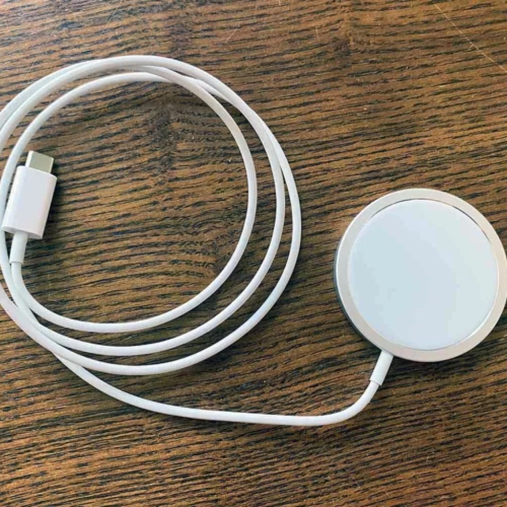 Apple MagSafe Charger 2
